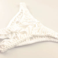 ラ・ポーム スタイリッシュ 股ワレハーフバック 光沢フェリカ×美レース使用 321239