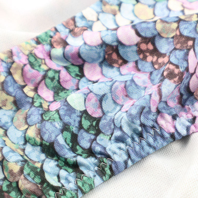 ユニセックス ハーフバック 極小ビキニ 微光沢 スパンコールプリント ストレッチ生地 脇重ねデザイン 723054