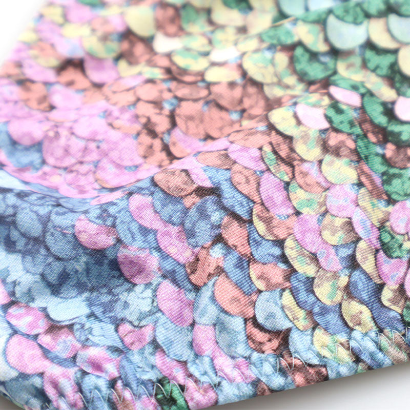 ユニセックス スパンコールプリント 上品微光沢ユニセックス極小脇ヒモハーフバック 723056