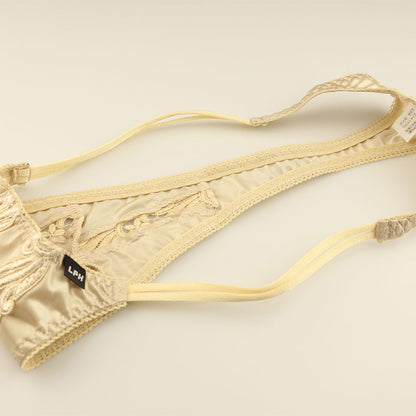 Men's T-Back Made with Felica Fabric, Featuring a Lustrous Sheen and Luxurious Feel 826018